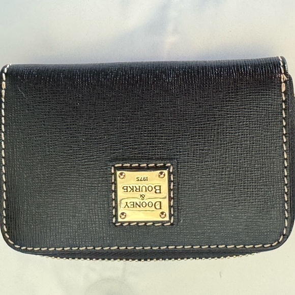 Dooney and Bourke SET Sydney Satchel (H 10.5" x W 3.5" x L 11.5") and CC Wallet - Picture 6 of 8